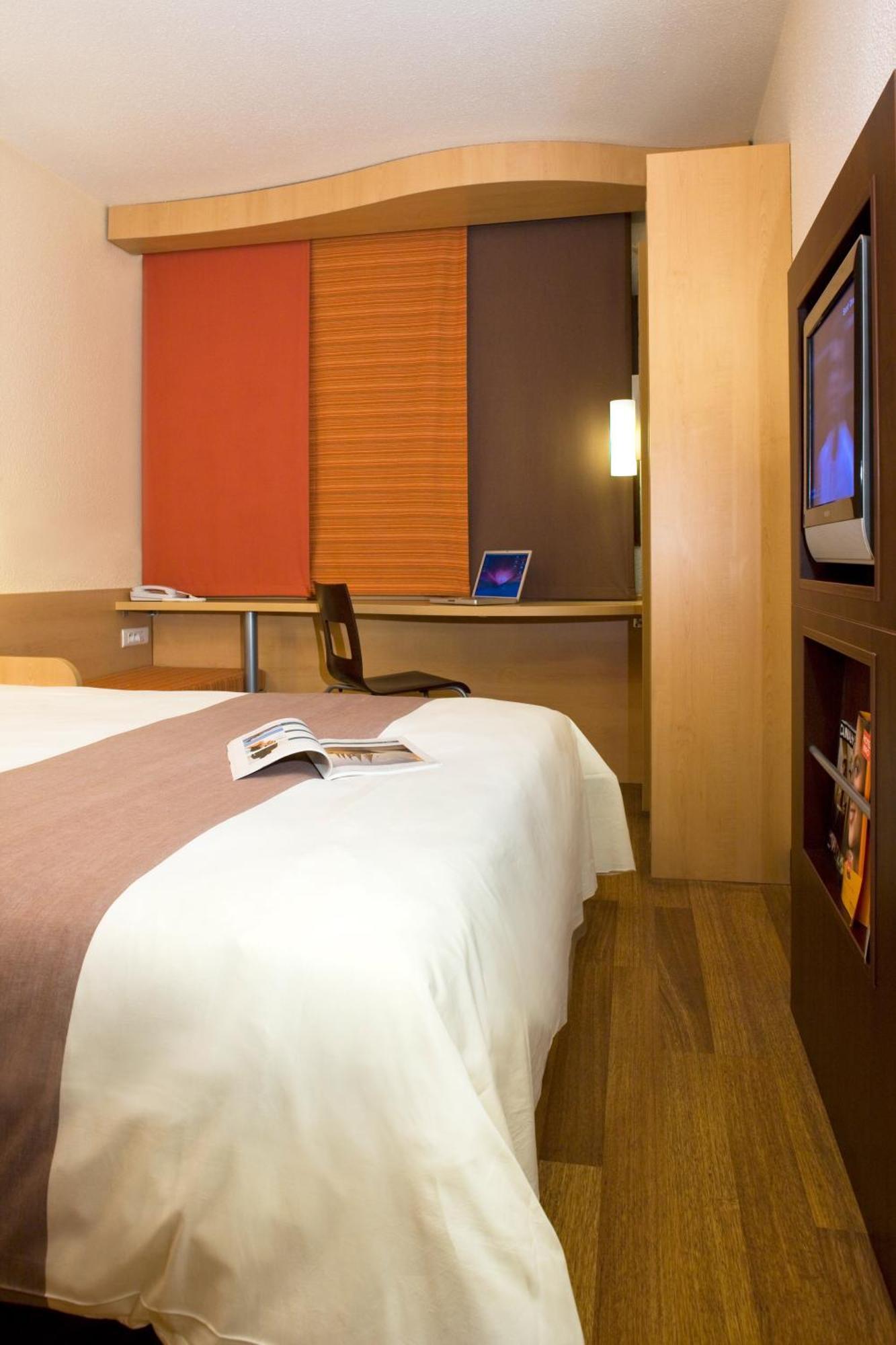 Hotel Ibis Les Moulineaux 